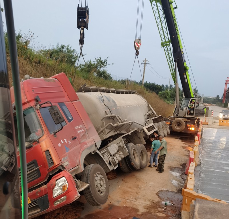 黄陂区专业吊车租赁