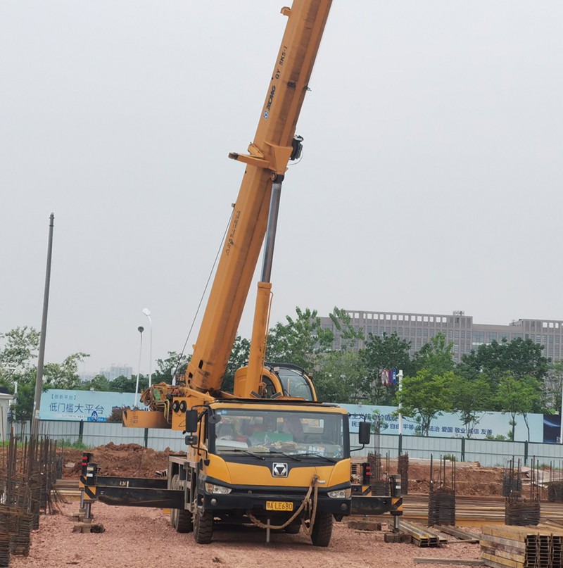 黄陂区300吨吊车出租